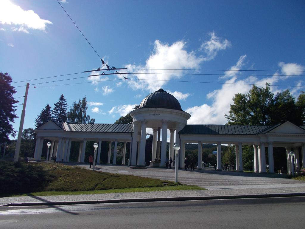 Villa Meteor Mariánské Lázně Kültér fotó